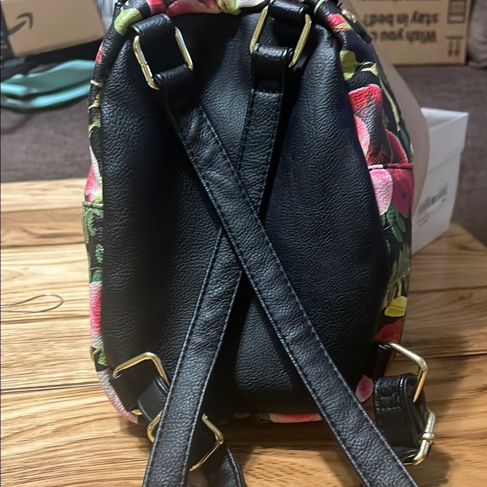 Betsey Johnson mini Floral dog back pack - Picture 10 of 10